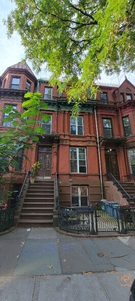 Building Photo - 198 Hancock St