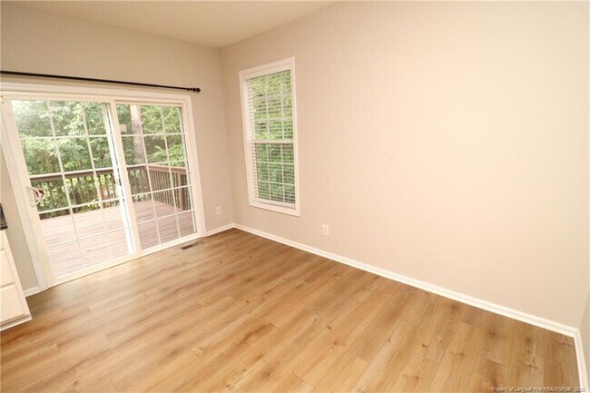 Building Photo - 8120 Upper Lake Dr