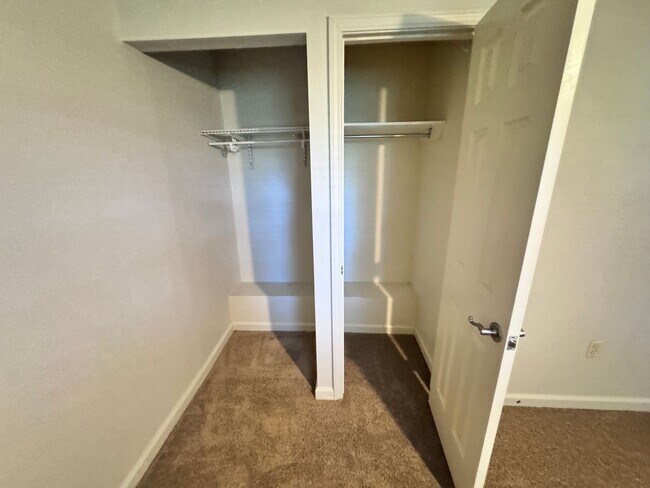 Building Photo - 2BR/1BA For Rent