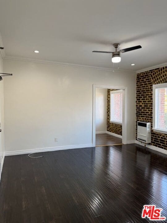 Building Photo - 738 S New Hampshire Ave