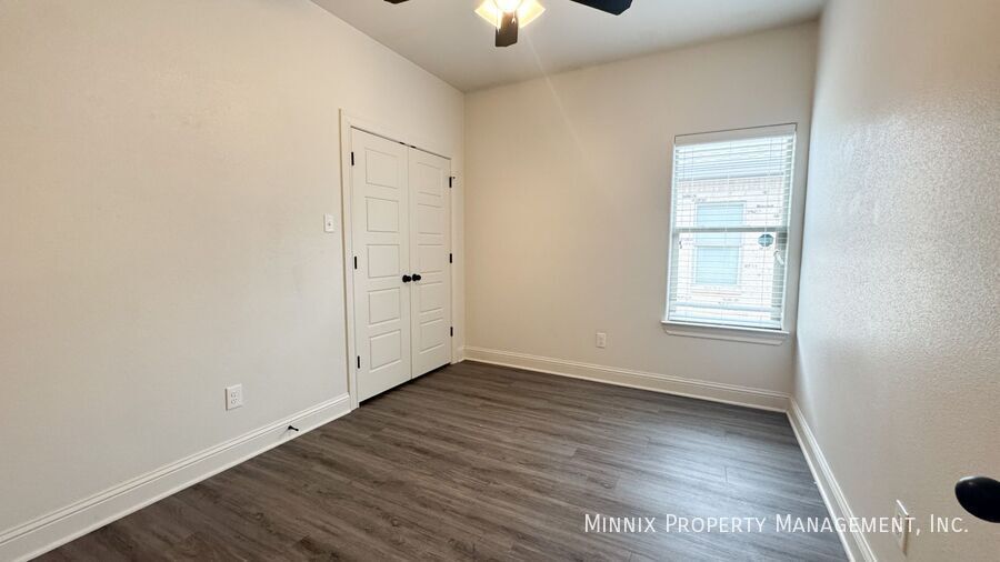 Building Photo - 2009 102nd St