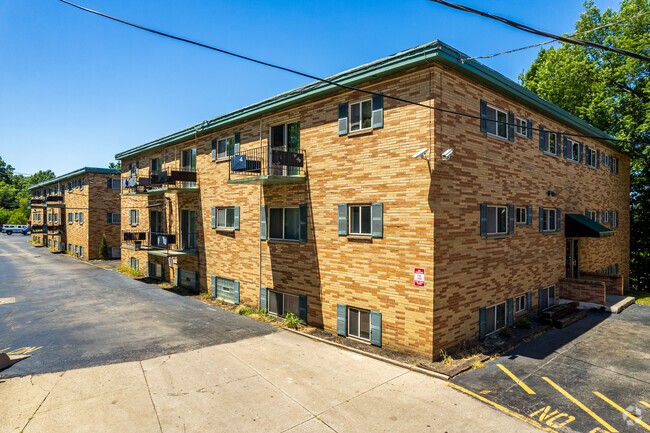 Building Photo - Windsor Euclid Properties