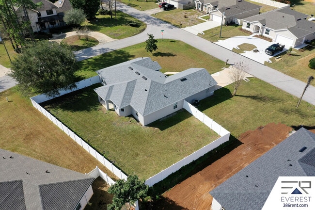Building Photo - 39 Firethorn Ln
