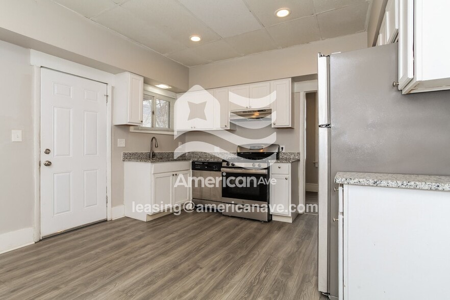 Building Photo - 6310 Highland Ave