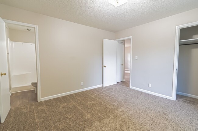 Building Photo - Half off 1 months rent