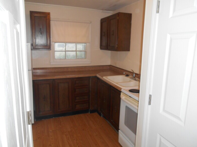Primary Photo - 4343 E Bayley St