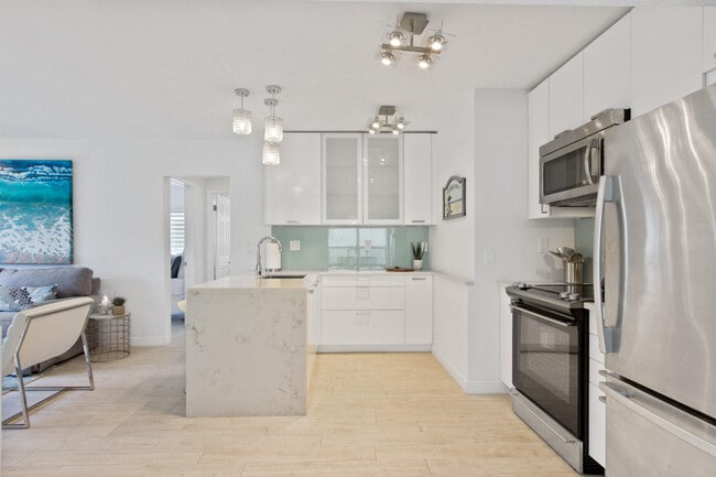 Building Photo - 800 Briny Ave