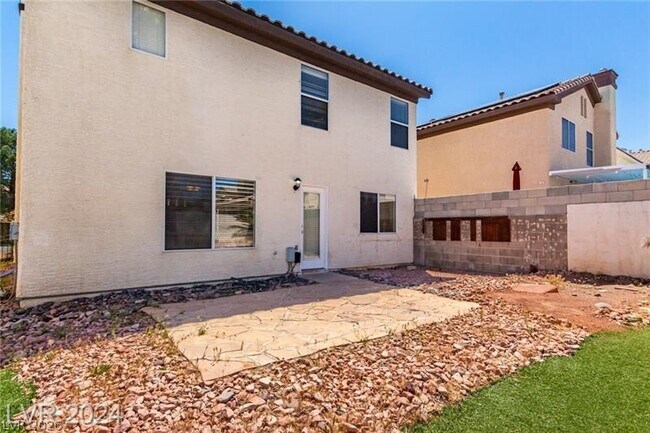 Building Photo - 9424 Deer Lodge Ln