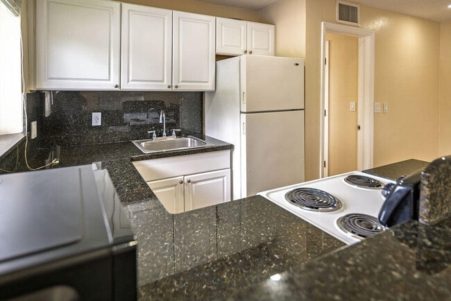 Building Photo - 750 SW 2nd St