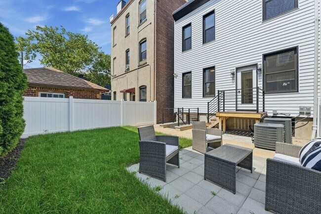 Building Photo - 2602 Palisade Ave