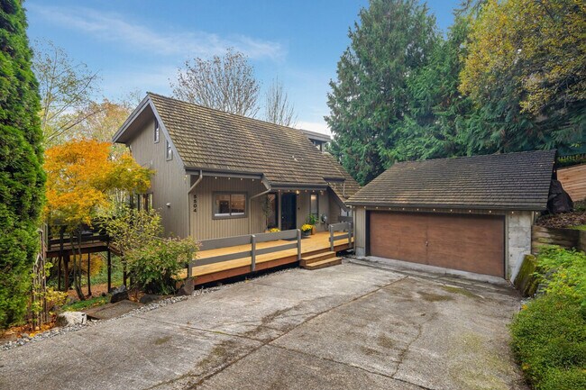 Building Photo - 5504 NE 190th St