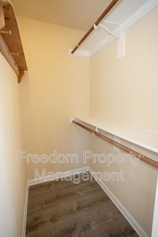 Building Photo - 11961 Mente Rd