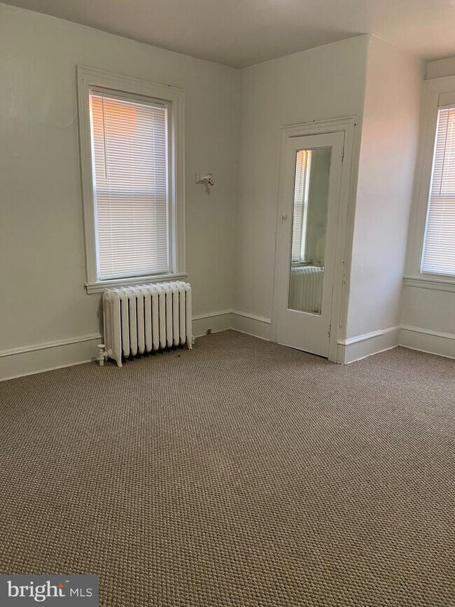 Building Photo - 20 S 61st St