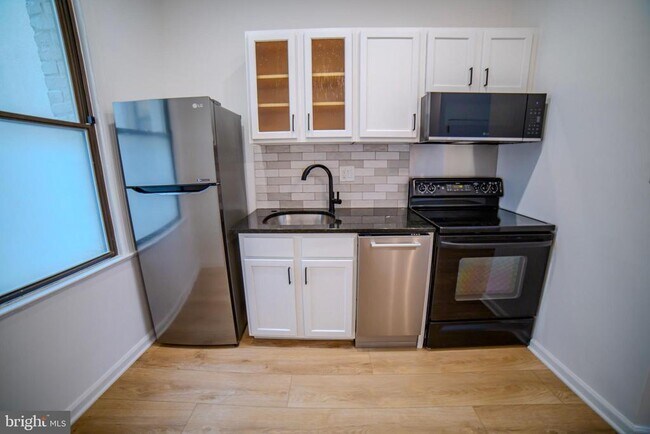 Building Photo - 1822 15th St NW