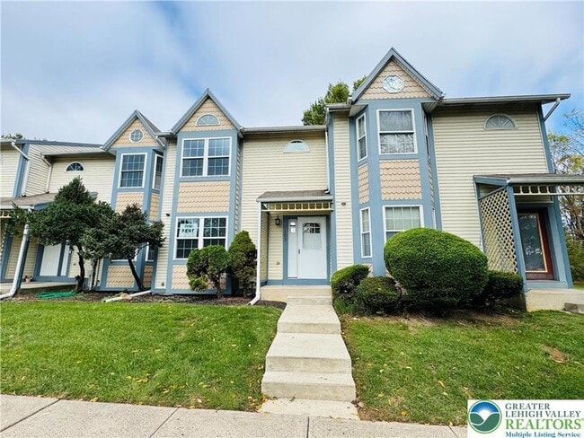 Building Photo - 102 Quaker Dr