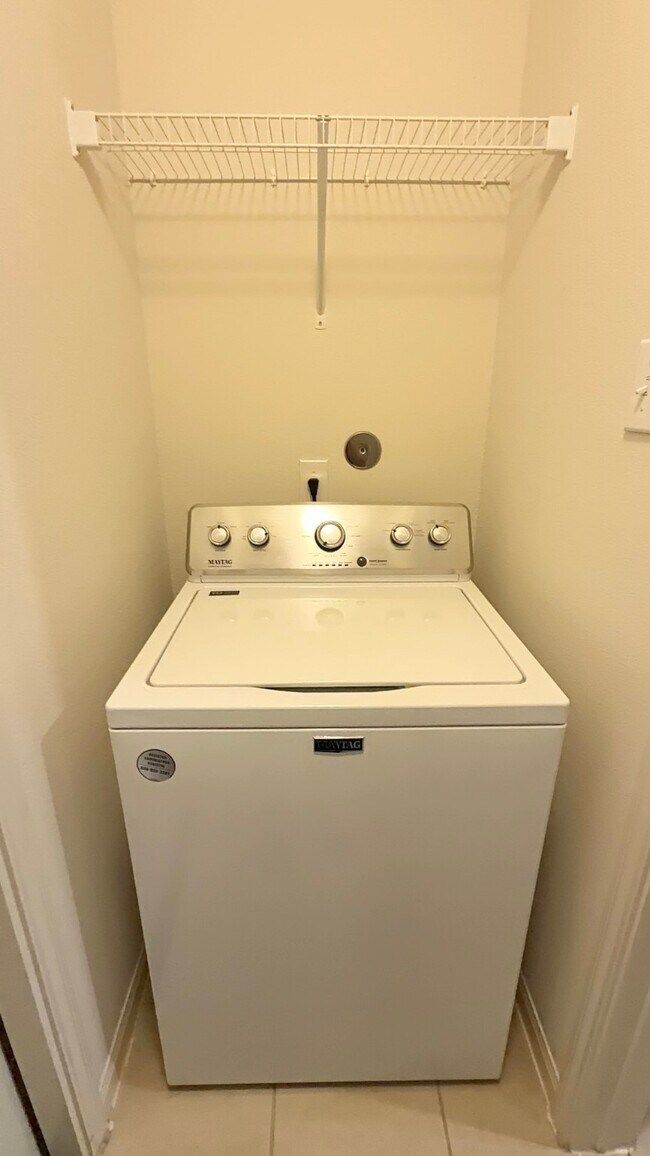 Building Photo - 22418 Threefold Ridge Dr