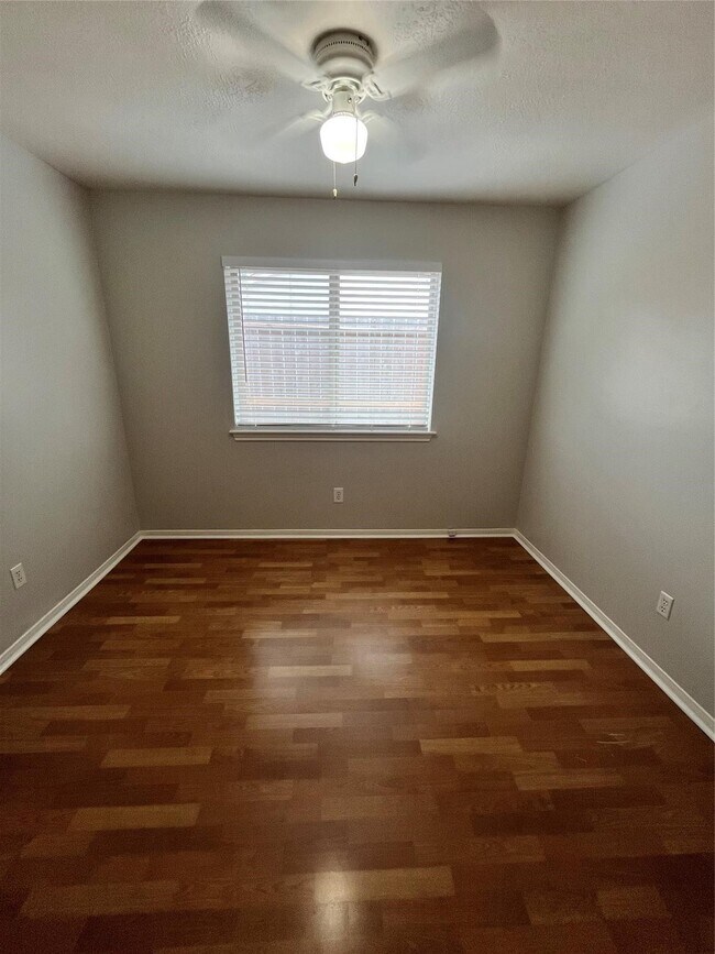 Building Photo - 6218 Woodland Forest Dr