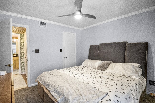 Building Photo - 3074 Chastain Park Ct NE