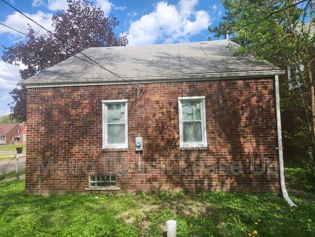 Building Photo - 19419 Westphalia St