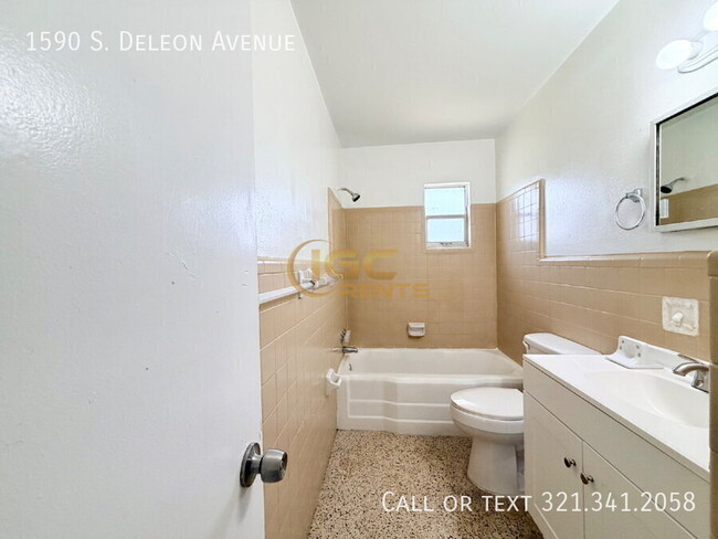 Building Photo - 1590 S Deleon Ave