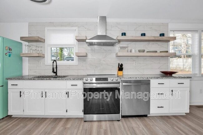 Building Photo - 506 Cross St