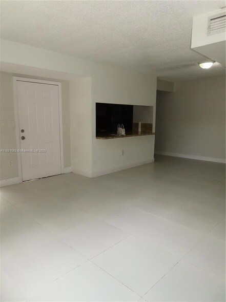 Building Photo - 13894 SW 65th Terrace
