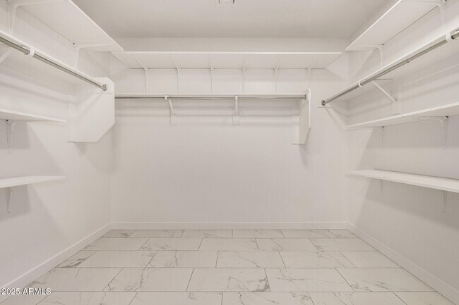 Building Photo - 24409 W Sheraton Ln