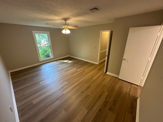Building Photo - 5159 Saundersville Rd