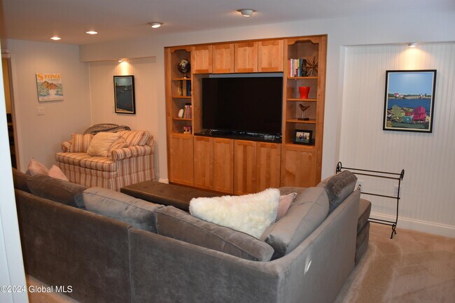 Building Photo - 63 Hearthstone Dr