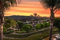 Building Photo - 33 Glittering Sky