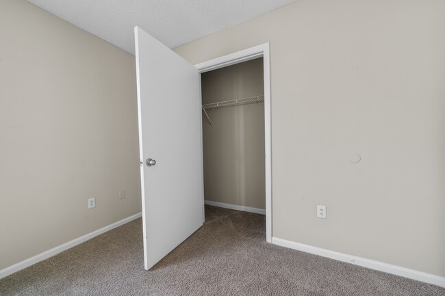 Building Photo - 2421 Hill St