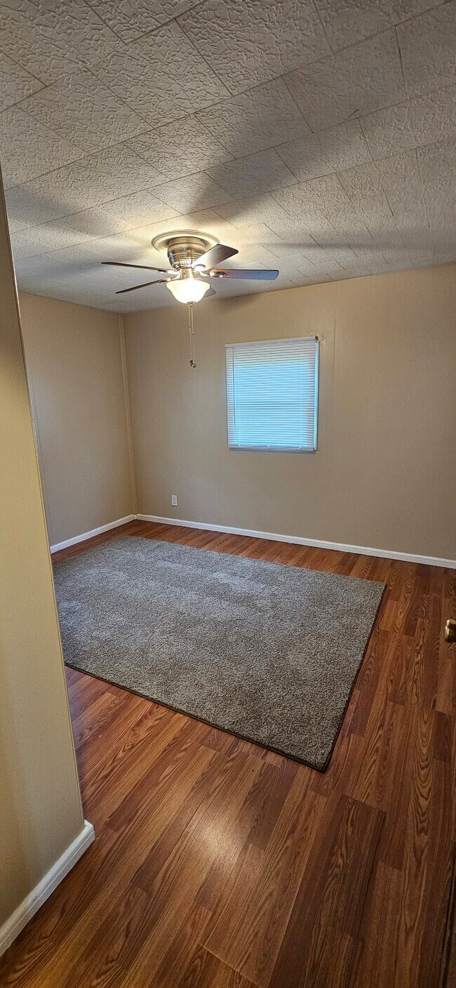 Building Photo - 2085 Bellefontaine Ave