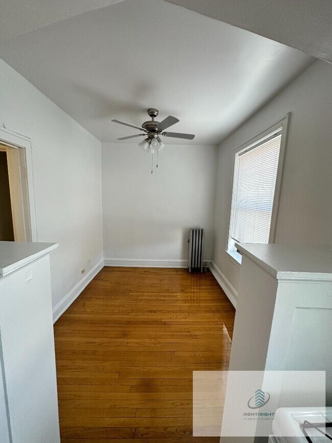 Building Photo - 4055 N Elston Ave
