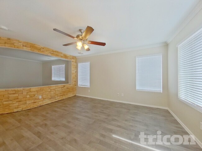 Building Photo - 35002 N Bandolier Dr