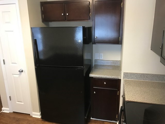 Building Photo - 18 Bluelake Blvd