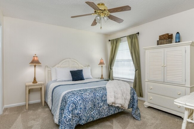 Building Photo - Peaceful Pond-Front Retreat | Family-Frien...