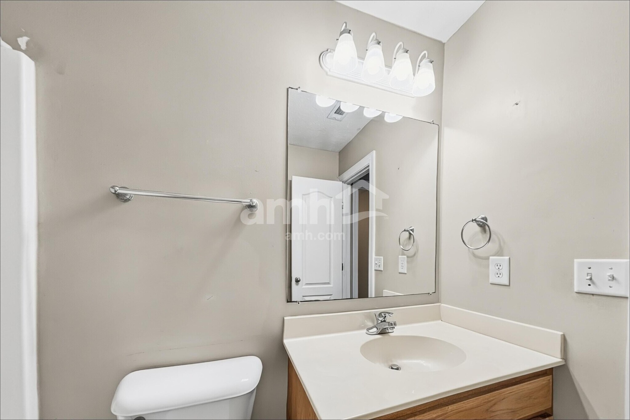 Building Photo - 612 Pointe Clear Dr