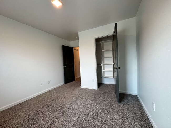 Building Photo - Beautiful 3 Bedroom Home in Azalea Farms in Noble