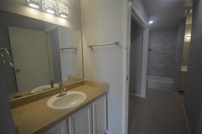 Building Photo - 8731 Village of Fondren Dr