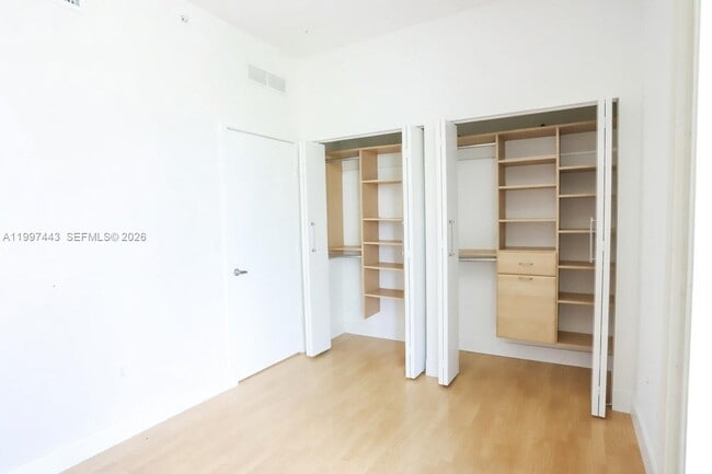 Building Photo - 350 NE 24th St