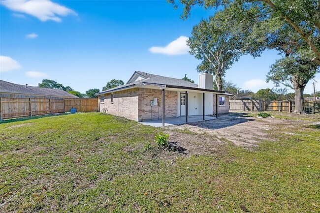 Building Photo - 10603 Highland Woods Dr