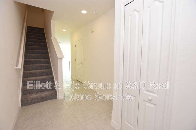 Building Photo - 3905 Academia Ave