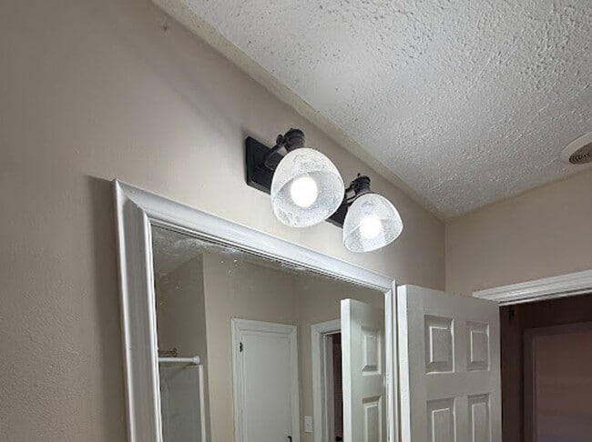 Building Photo - Wonderful 3 bedroom home in North Columbus