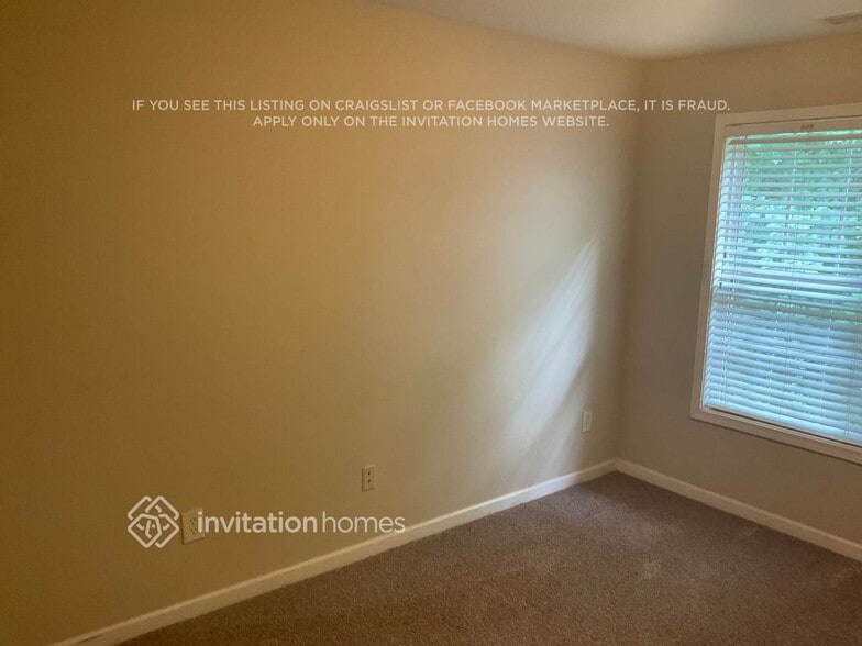 Building Photo - 808 Pine Cove Dr SW