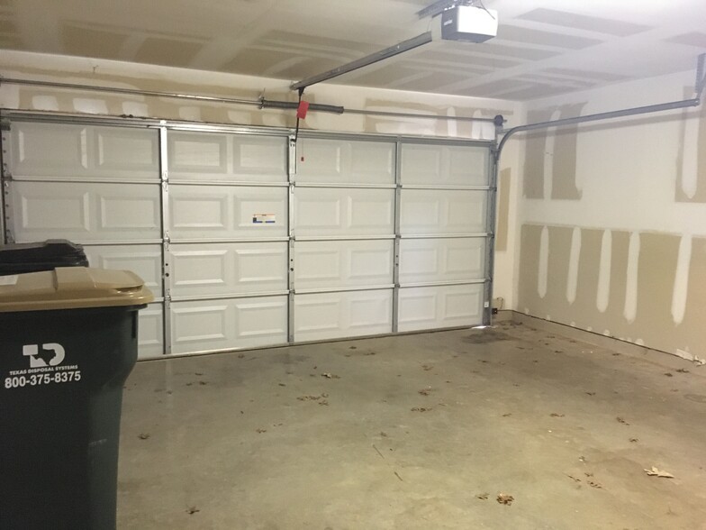 Garage - 122 Cypress Ct