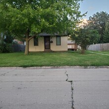 Building Photo - 1020 N 5th Ave