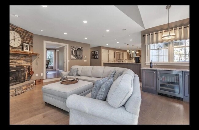 Building Photo - 7 Washburn St