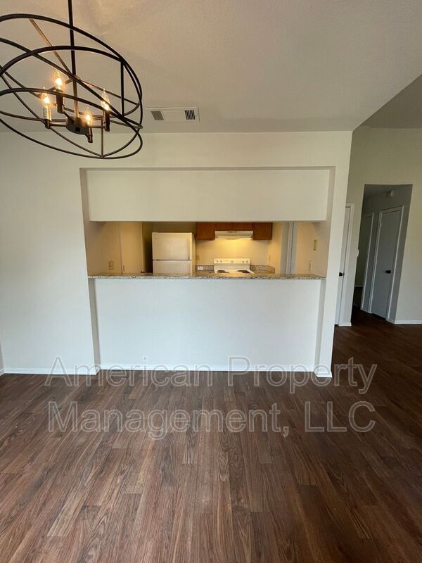 Building Photo - 13143 E 44th St