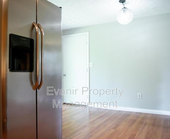 Building Photo - 4407 Nowak Ave