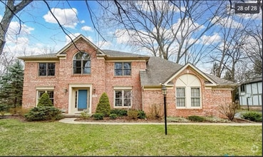Building Photo - Beautiful House Located in Sylvania Township